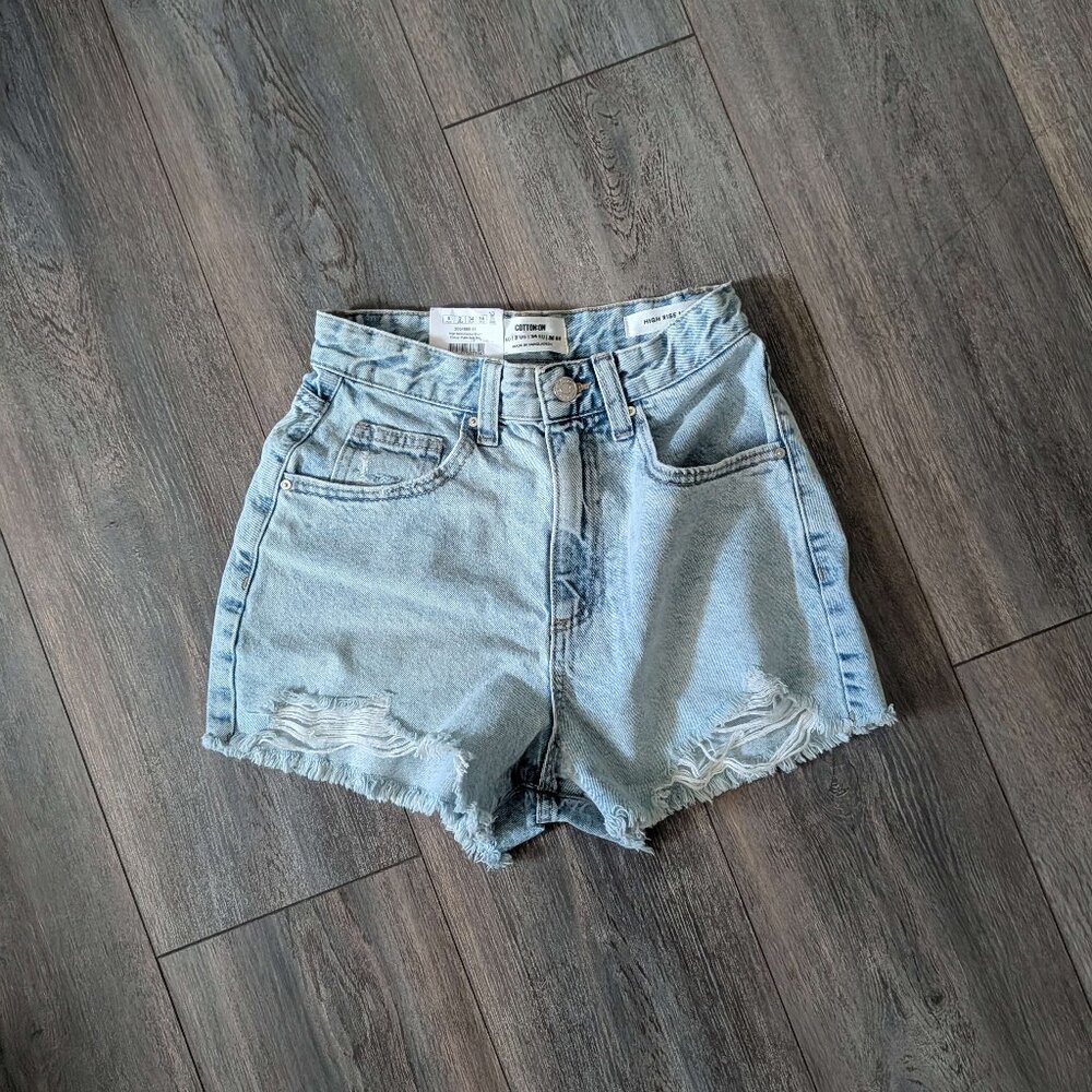 Cotton On High Rise Mom Denim Shorts (US 2) NWT
